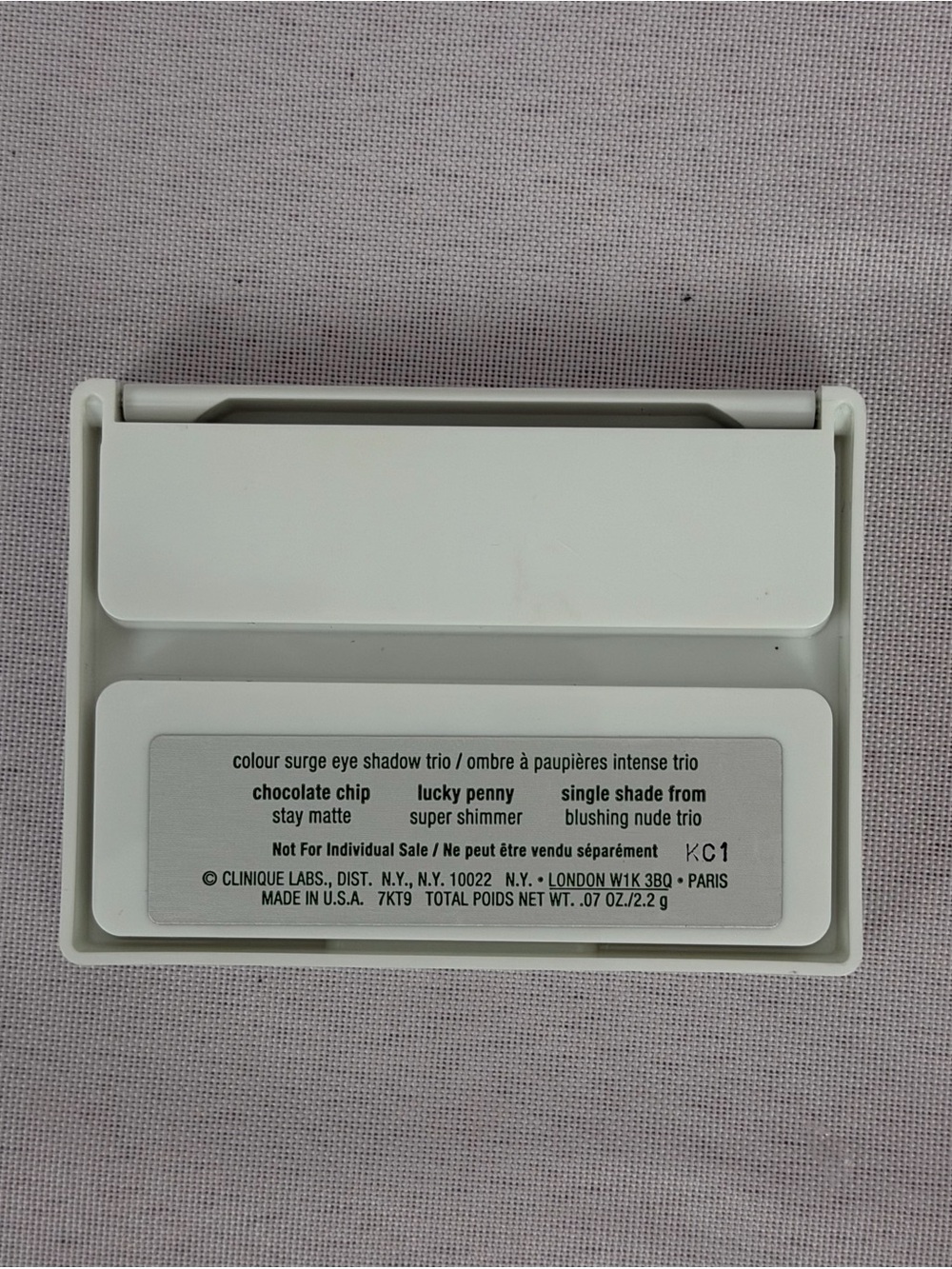 Clinique Set of 4 Eyeshadow Palettes with 1 Blush & Compact Mirrors - Picture 6 of 15
